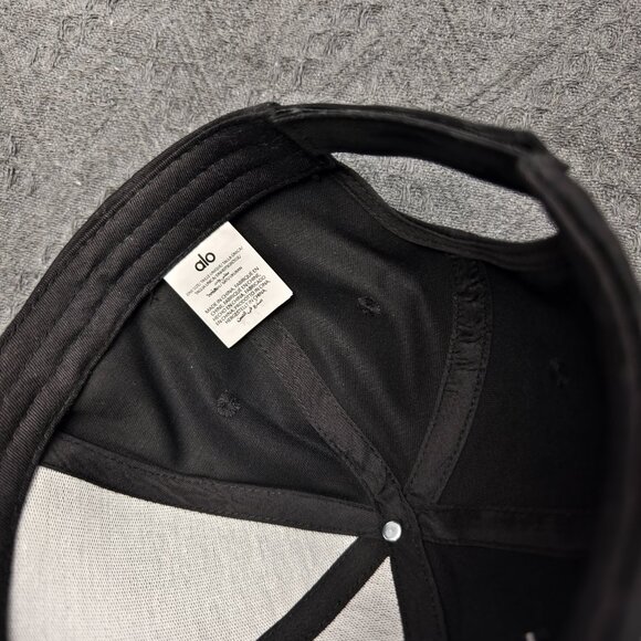 ALO Yoga Lightweight Baseball Cap | Moisture-Wicking & Adjustable Fit - Picture 6 of 6